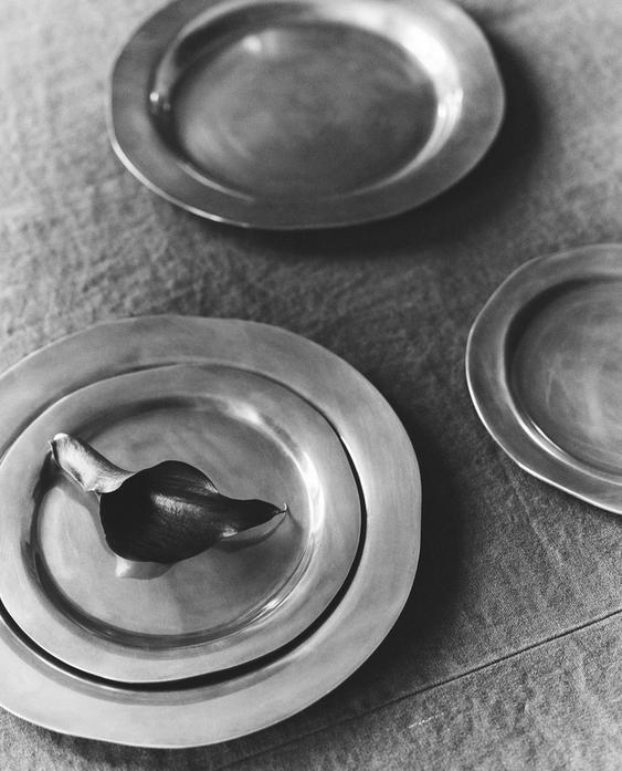 PETIT BRASS PLATE I COLIN KING