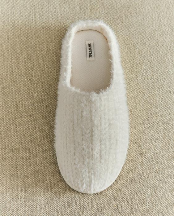ZAPATILLA PELO DETALLE TRENZADO