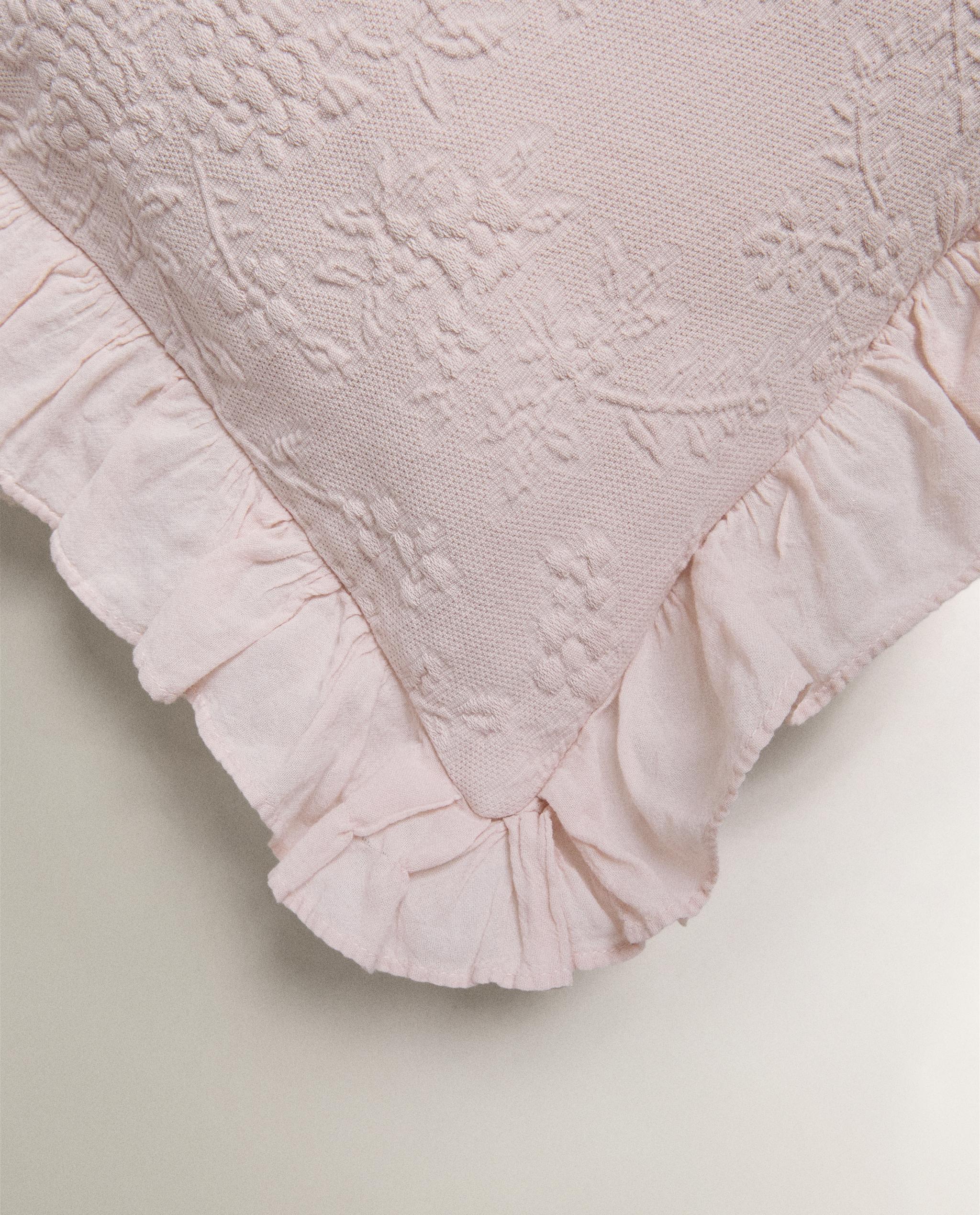 JACQUARD CUSHION COVER WITH RUFFLE product thumbnail 5