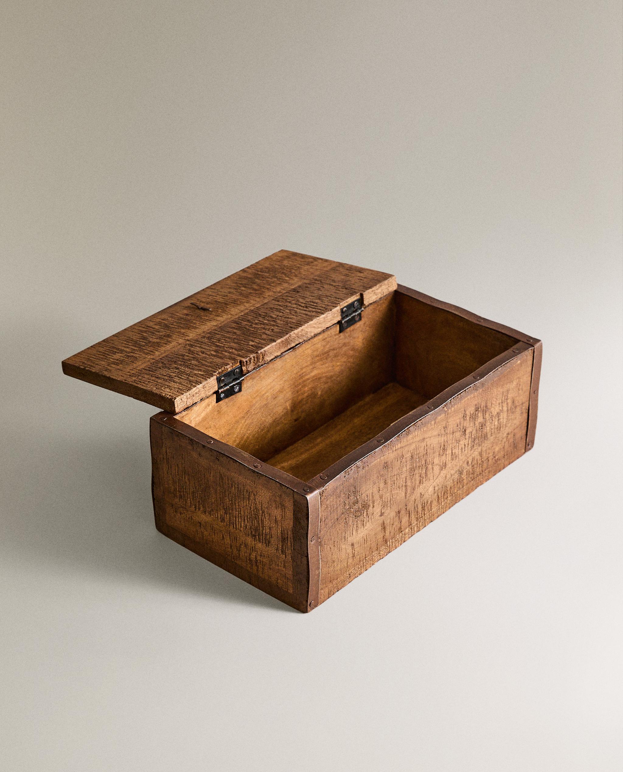 ANTIQUE-FINISH WOODEN BOX product thumbnail 3