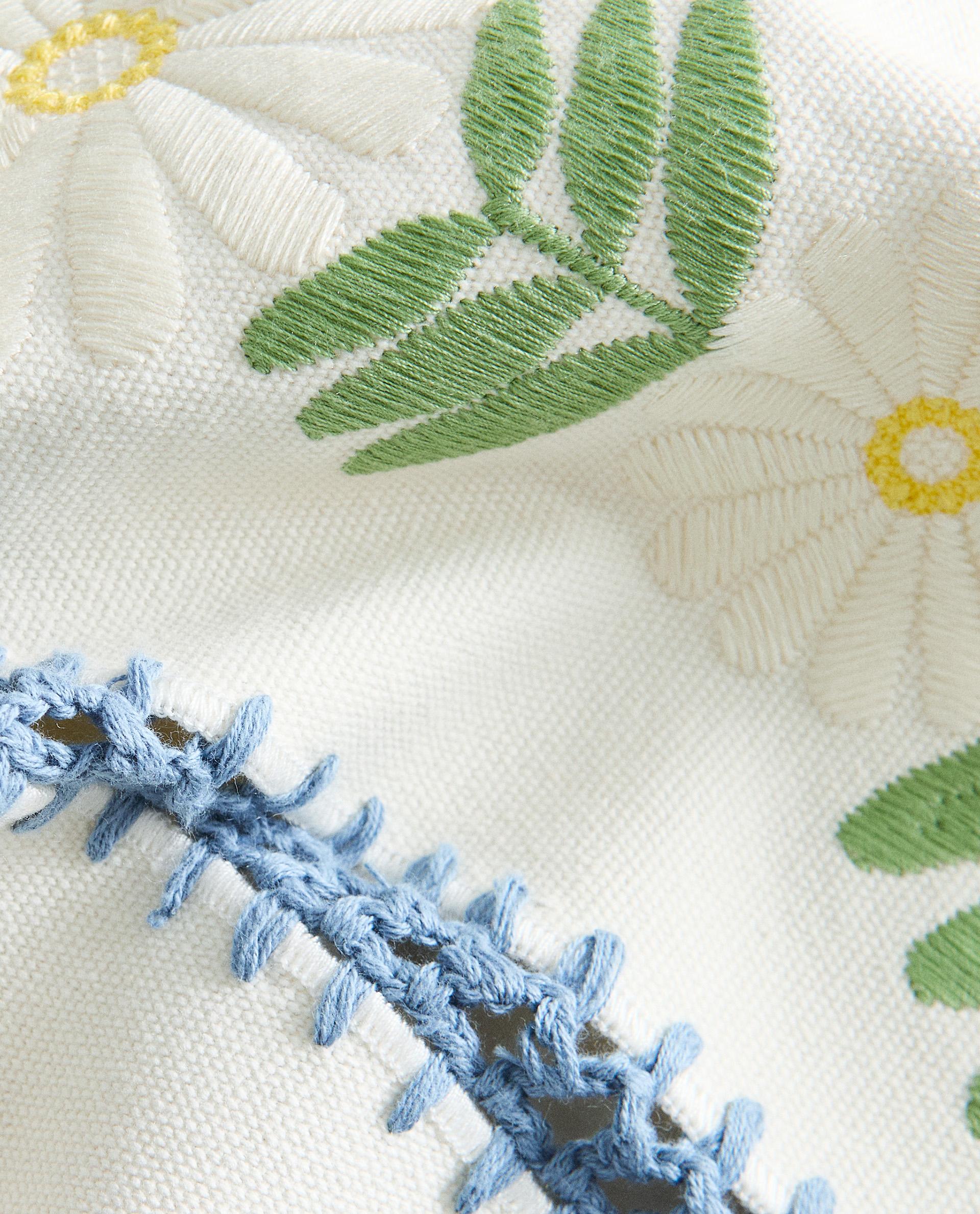 色糸手刺繍　円形大判テーブルクロス 手刺繍長方形テーブルクロス