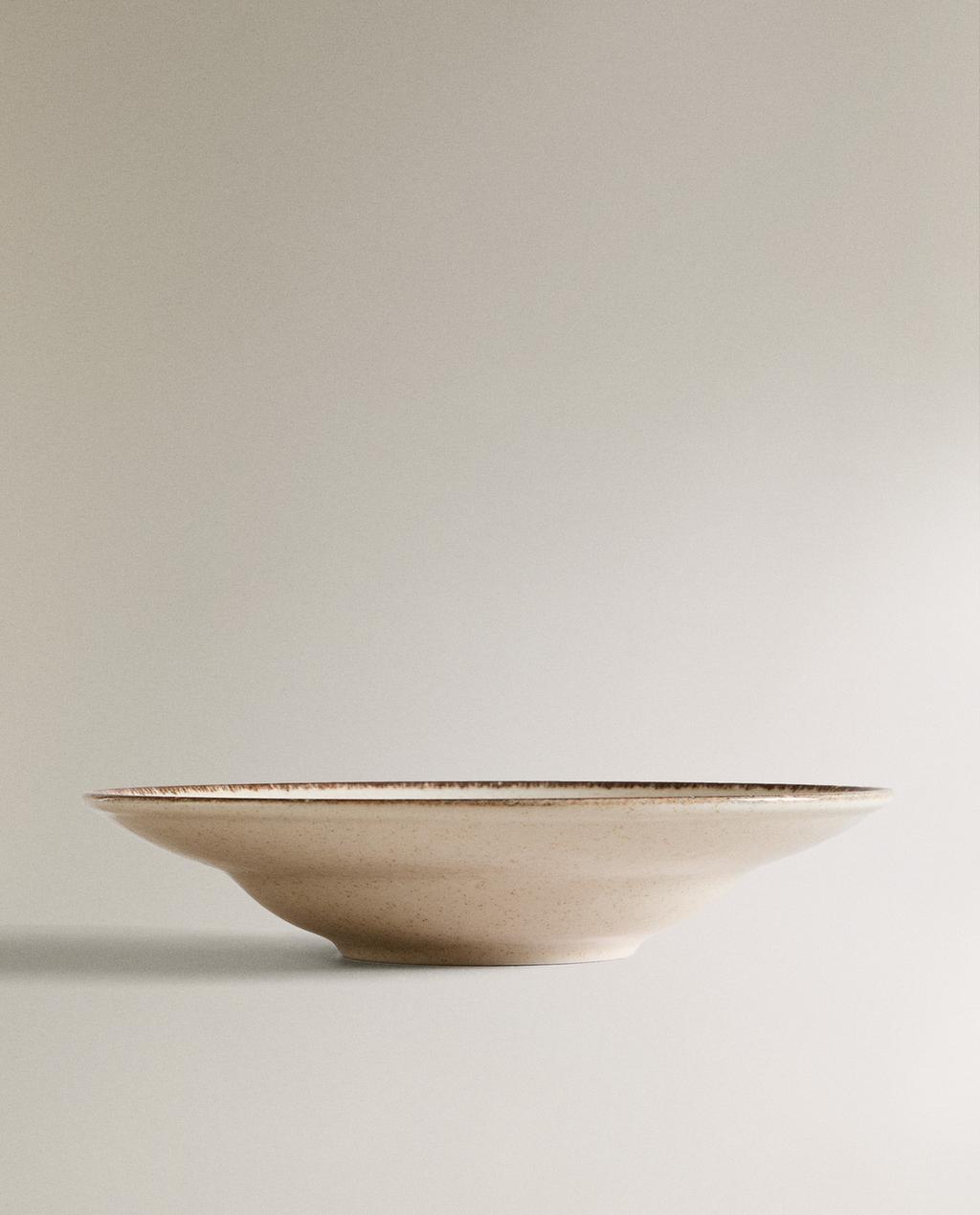 PRATO DE MASSA DE PORCELANA COM BORDA COM ACABAMENTO ANTIG PRATO DE MASSA DE PORCELANA COM BORDA COM ACABAMENTO ANTIG