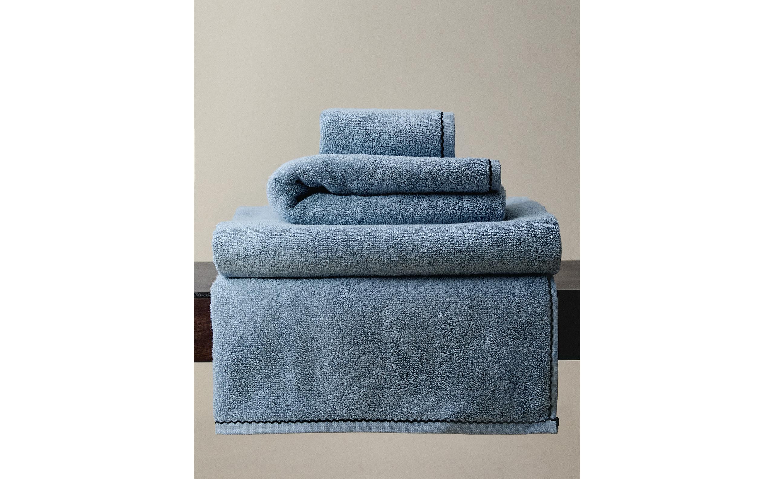 BATH TOWEL WITH SCALLOPED TOPSTITCHING | Zara Home United