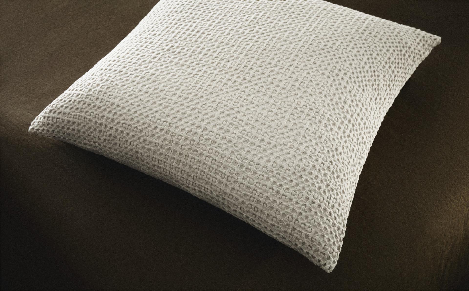WAFFLE-KNIT CUSHION COVER