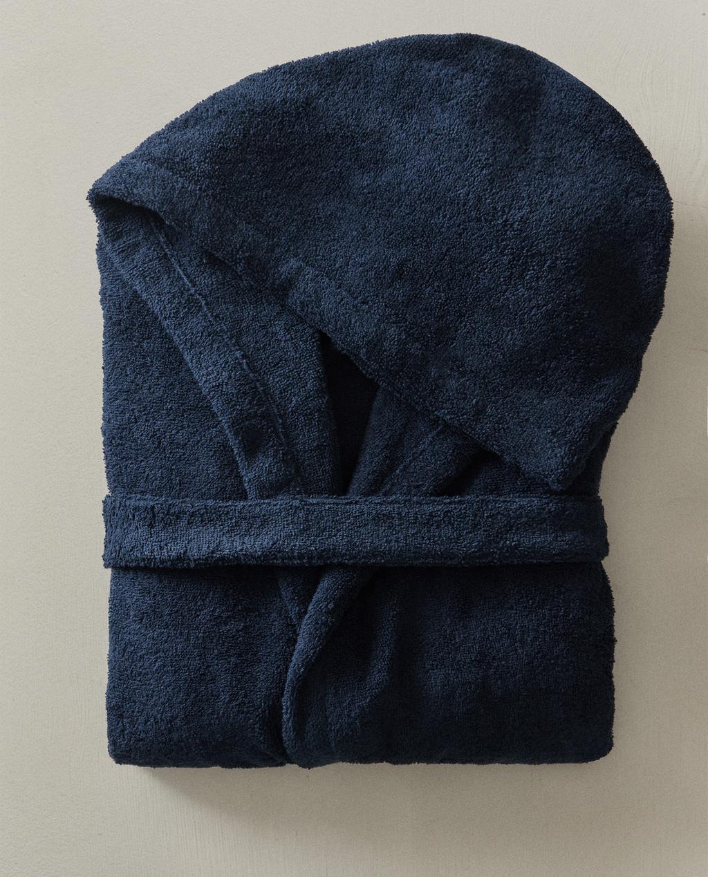 ŽUPAN S KAPUCŇOU (360 GXM²) ŽUPAN S KAPUCŇOU (360 GXM²)