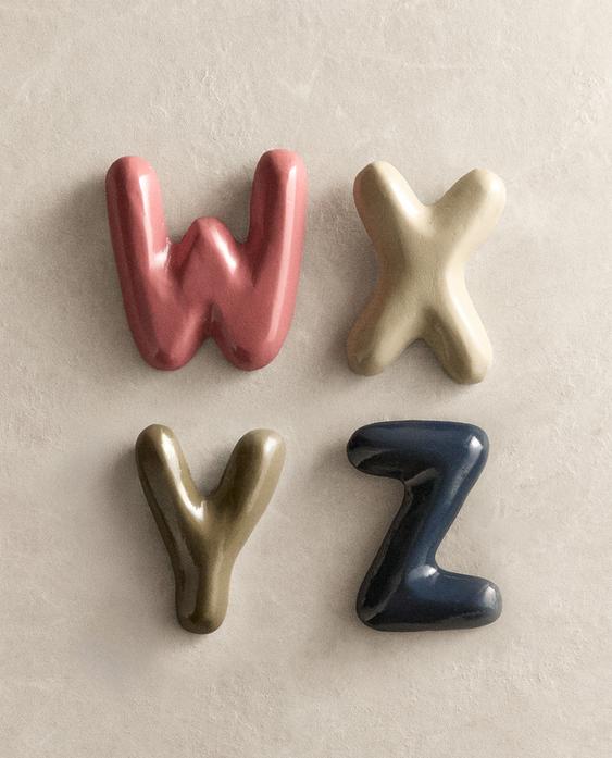 زينة حائط بحرف