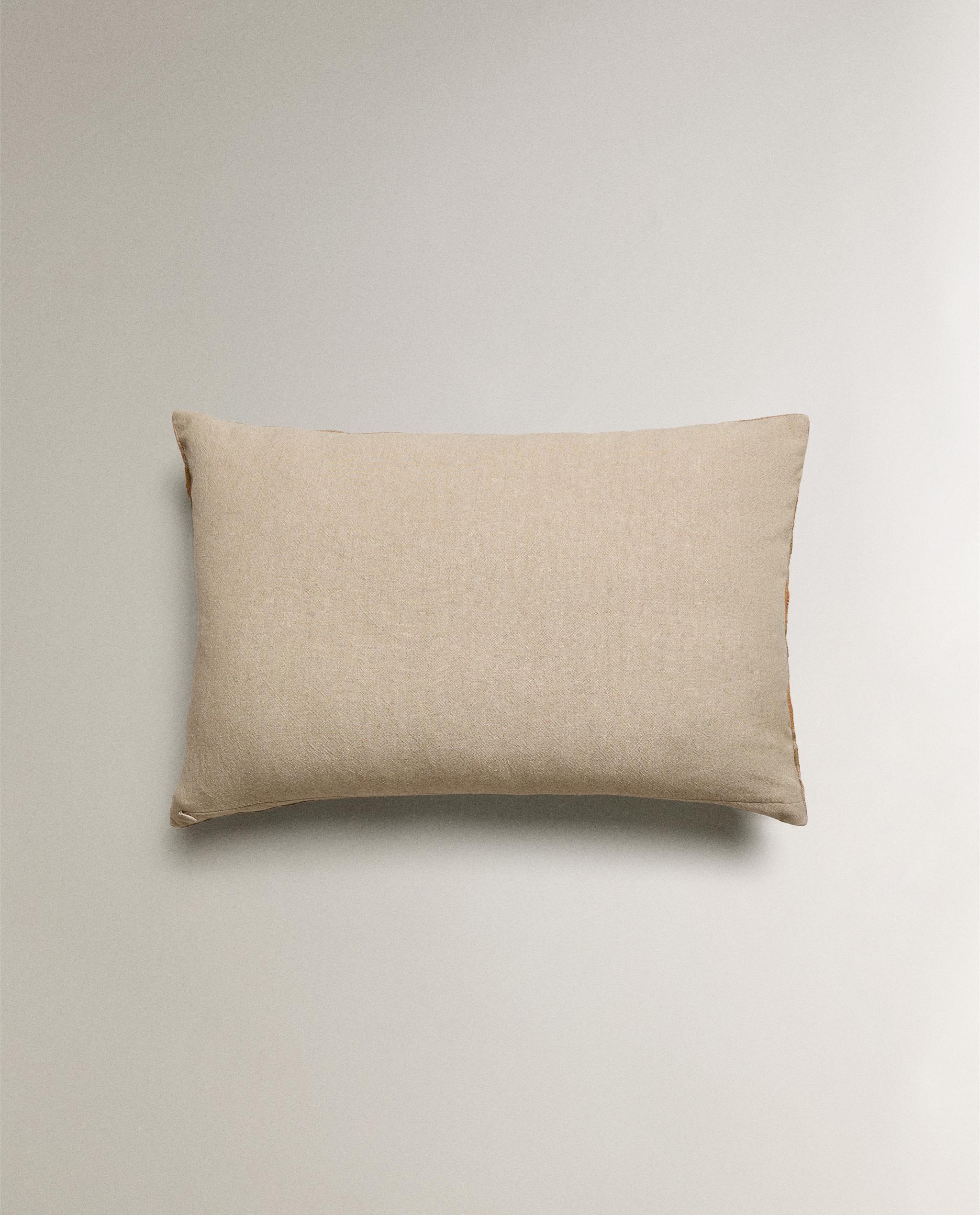 エンブロイダリー クッションカバー | Zara Home 日本/Japan