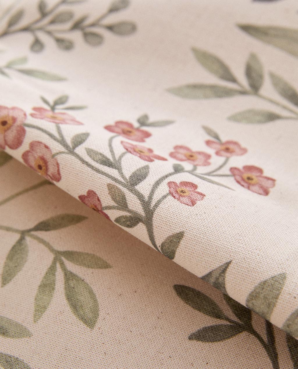 FLORAL PRINT TABLECLOTH