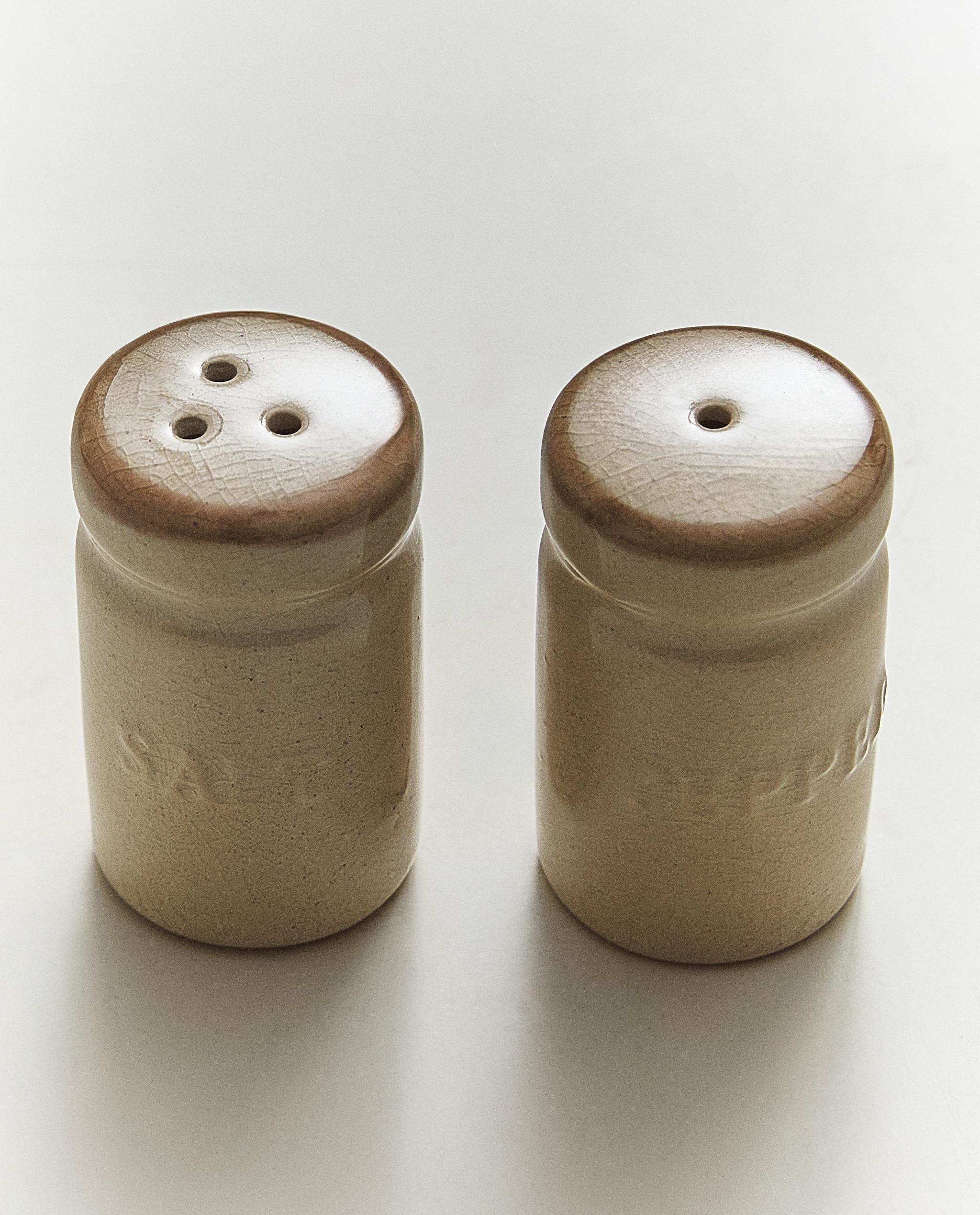ZARA  珊瑚　ソルトand ペッパー入れ ストーンウェア ソルト＆ペッパーシェーカーセット | Zara Home 日本/Japan