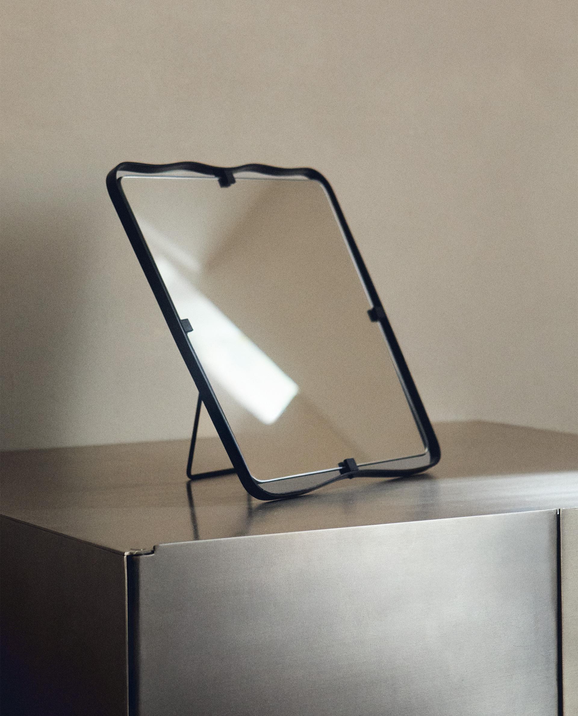 POLI MIROIR DE TABLE MÉTAL POLI MIROIR DE TABLE MÉTAL