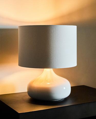 TABLE LAMP WITH CERAMIC BASE