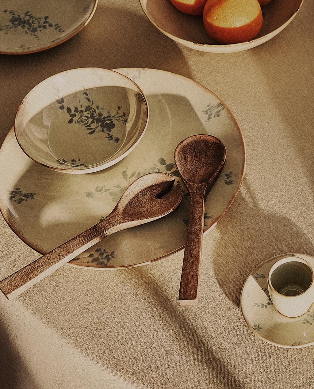 FLORAL STONEWARE TABLEWARE