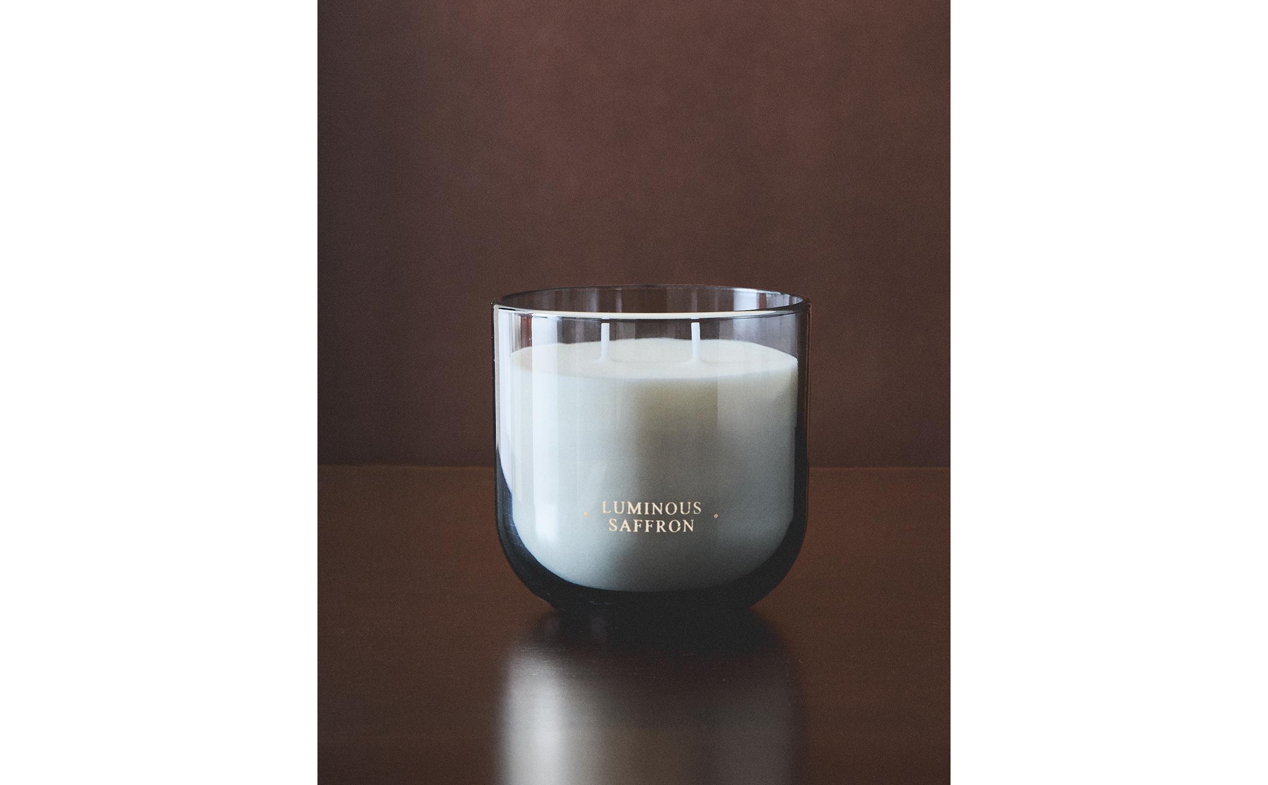 (400 G) LUMINOUS SAFFRON SCENTED CANDLE product thumbnail 8