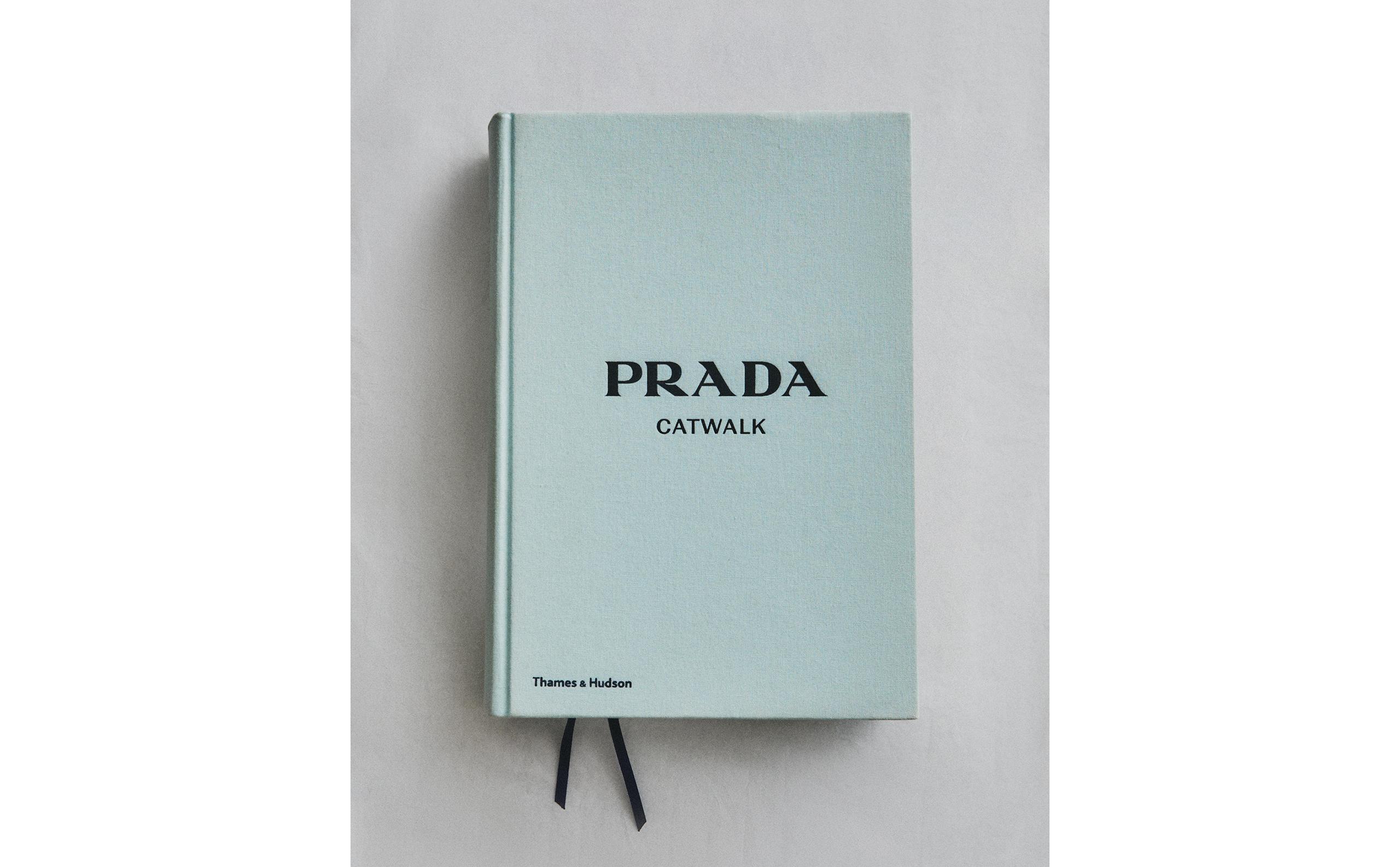 PRADA CATWALK ハードカバー洋書　ZARA PRADA CATWALK ハードカバー洋書 ZARA 48382054406-r1.jpg?ts=
