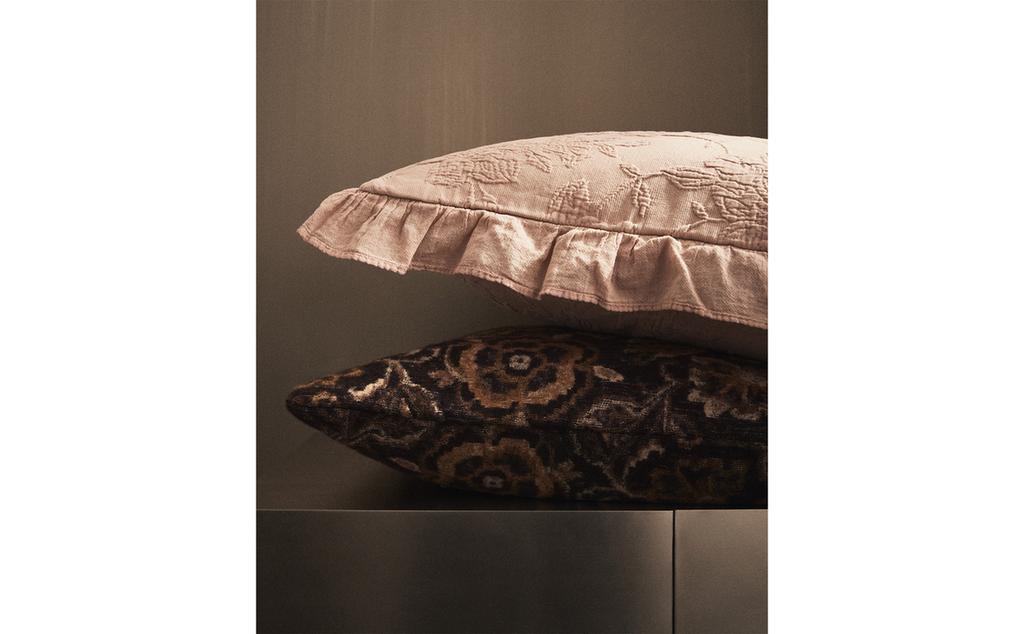 HOUSSE DE COUSSIN JACQUARD VOLANT