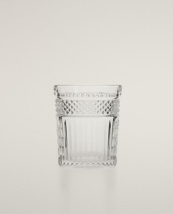 כוס זכוכית עם עיצוב מובלט