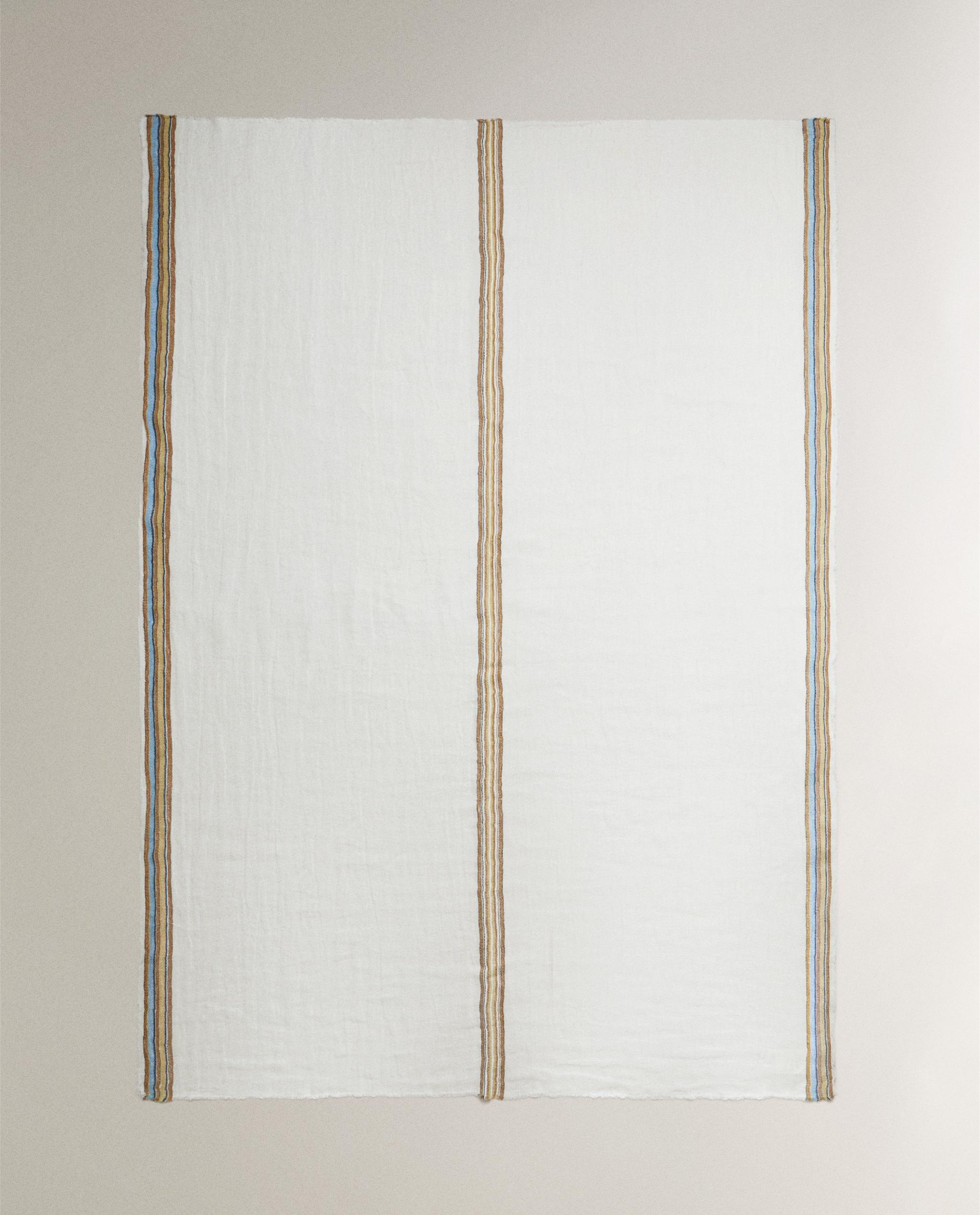 STRIPED LINEN THROW product thumbnail 2