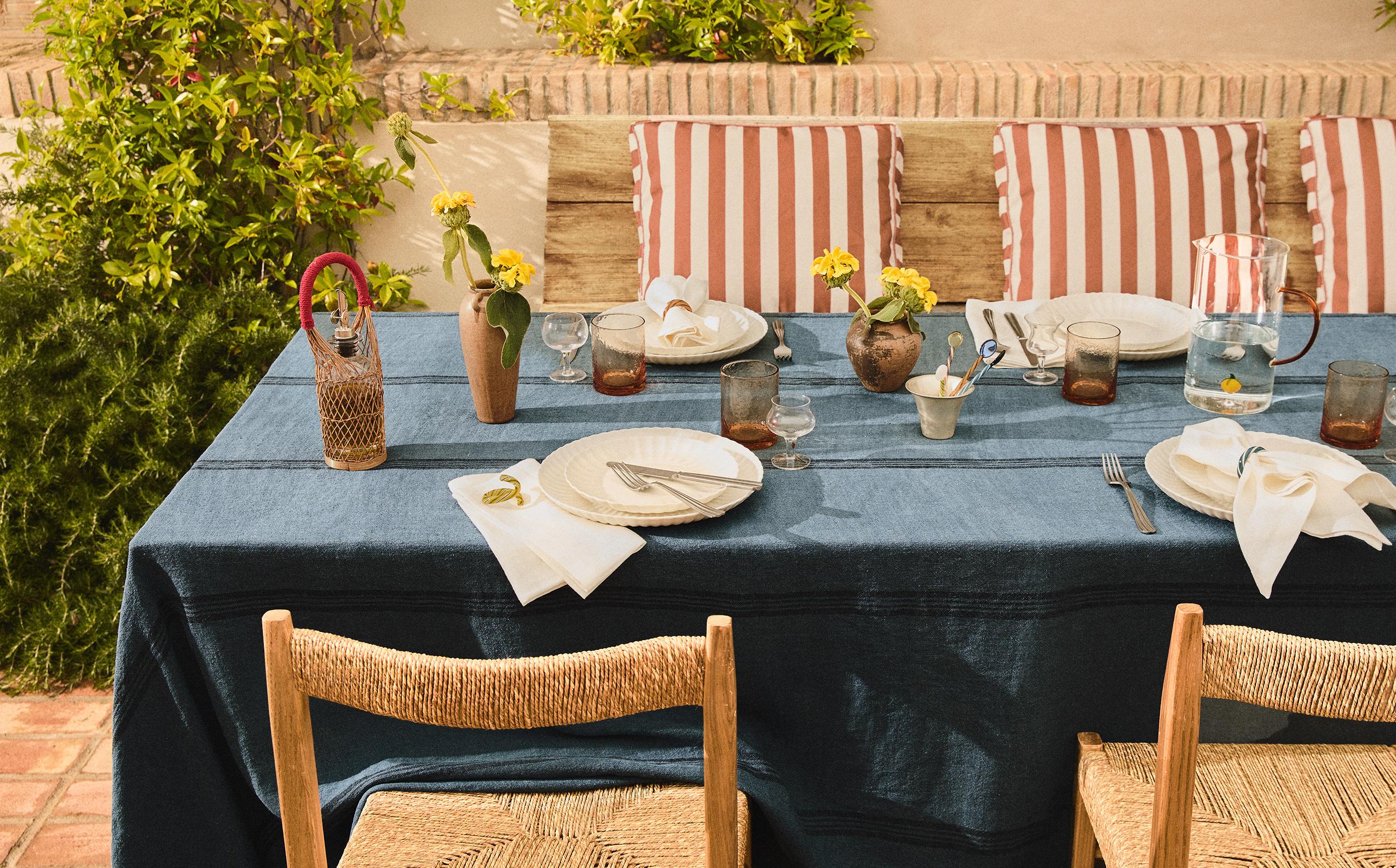 COLOURED HEAVY-LINEN TABLECLOTH