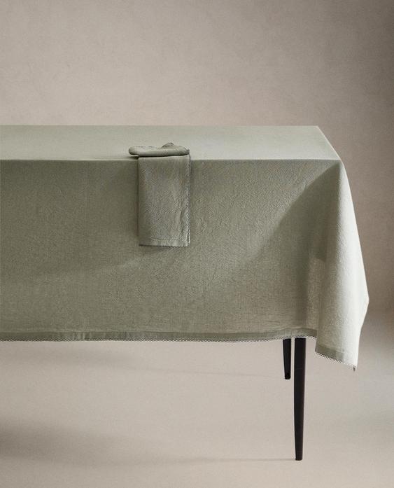 ОДНОТОННА СКАТЕРТИНА З ФАРБОВАНОГО ВОЛОКНА ОДНОТОННА СКАТЕРТИНА З ФАРБОВАНОГО ВОЛОКНА