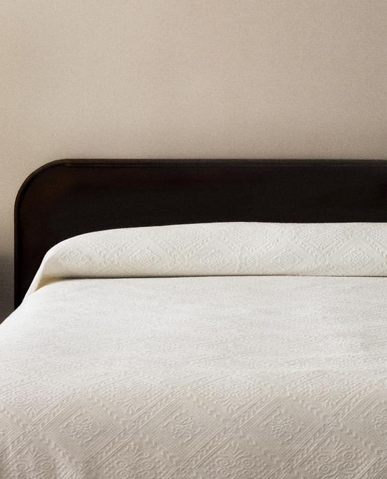 شرشف قطن بتصميم هندسي