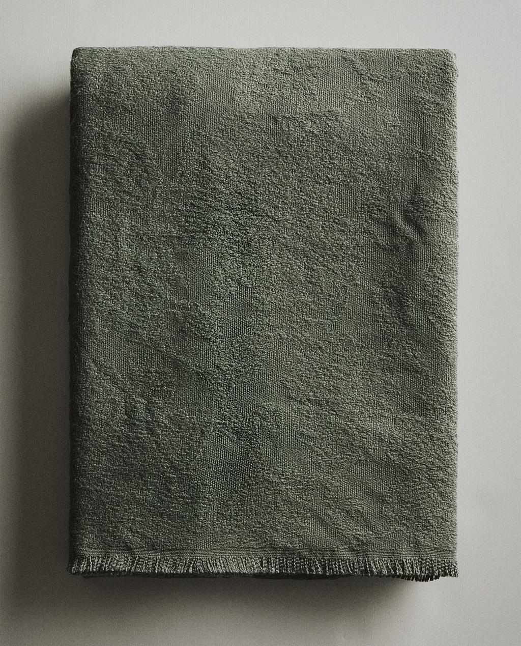 FLORAL JACQUARD THROW FLORAL JACQUARD THROW