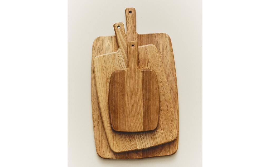 WOODEN CUTTING BOARD