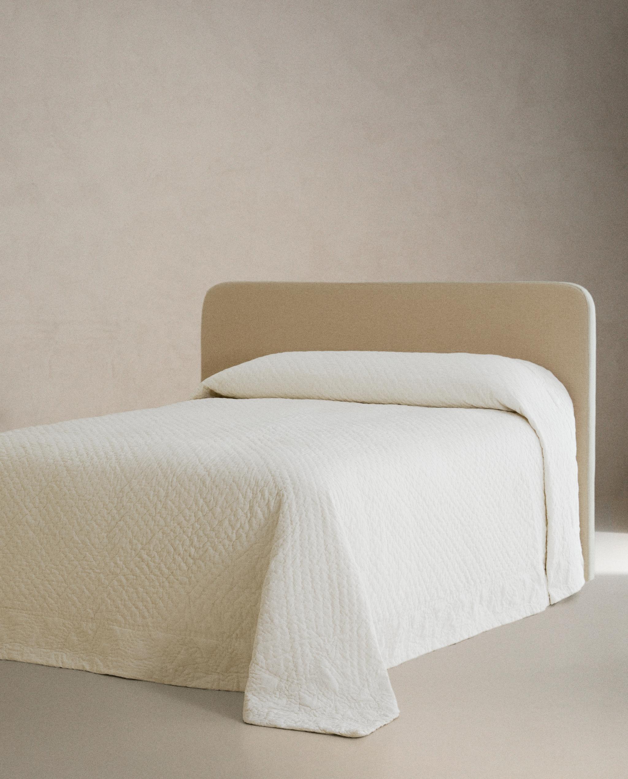 COTTON VOILE QUILTED BEDSPREAD | KATHARINE POLE product thumbnail 4