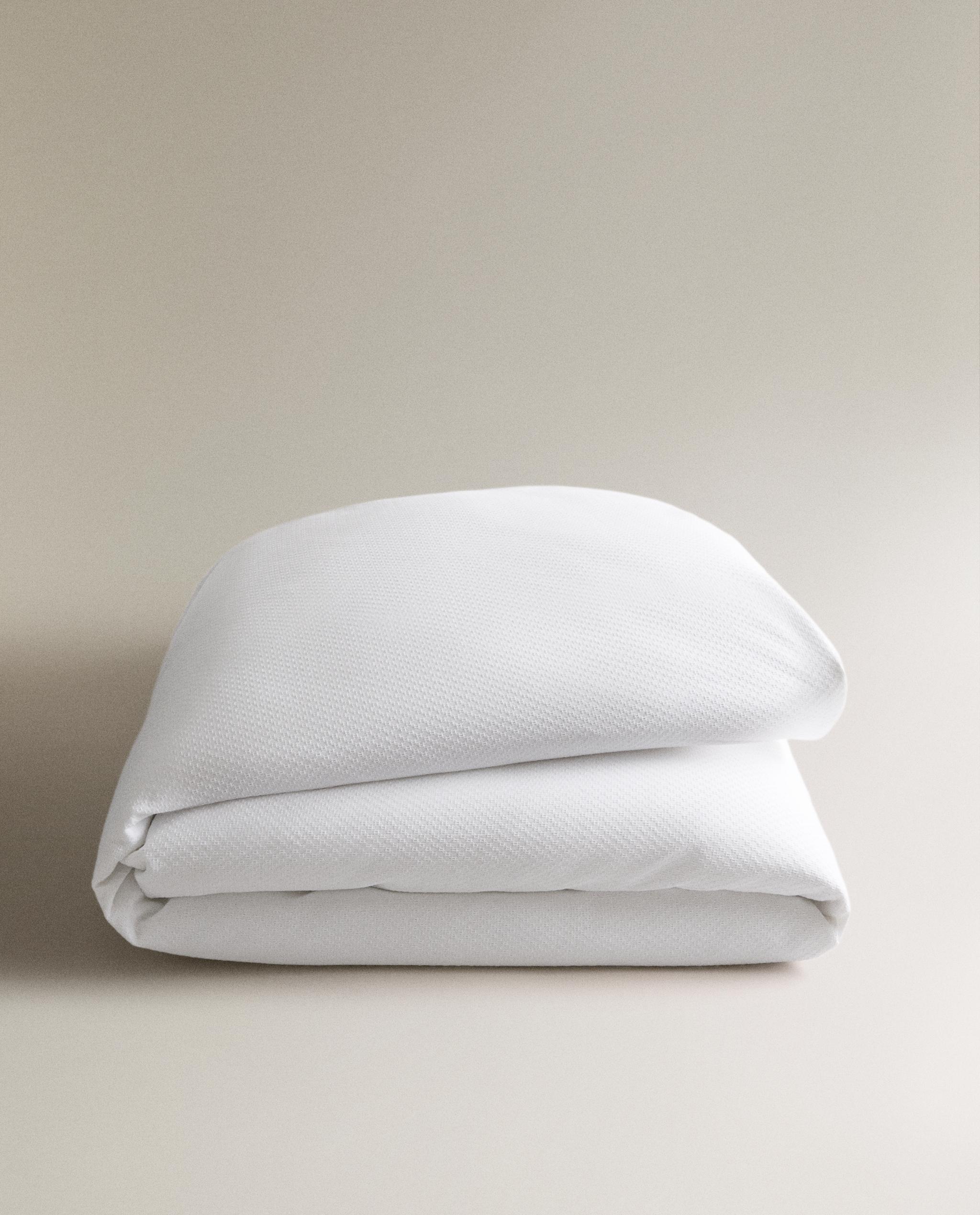 COTTON BEDSPREAD WITH RAISED DESIGN product thumbnail 5
