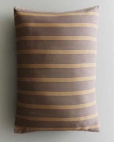 PRUGASTI JASTUK ZA LEĐA ZA KLUPU PRUGASTI JASTUK ZA LEĐA ZA KLUPU