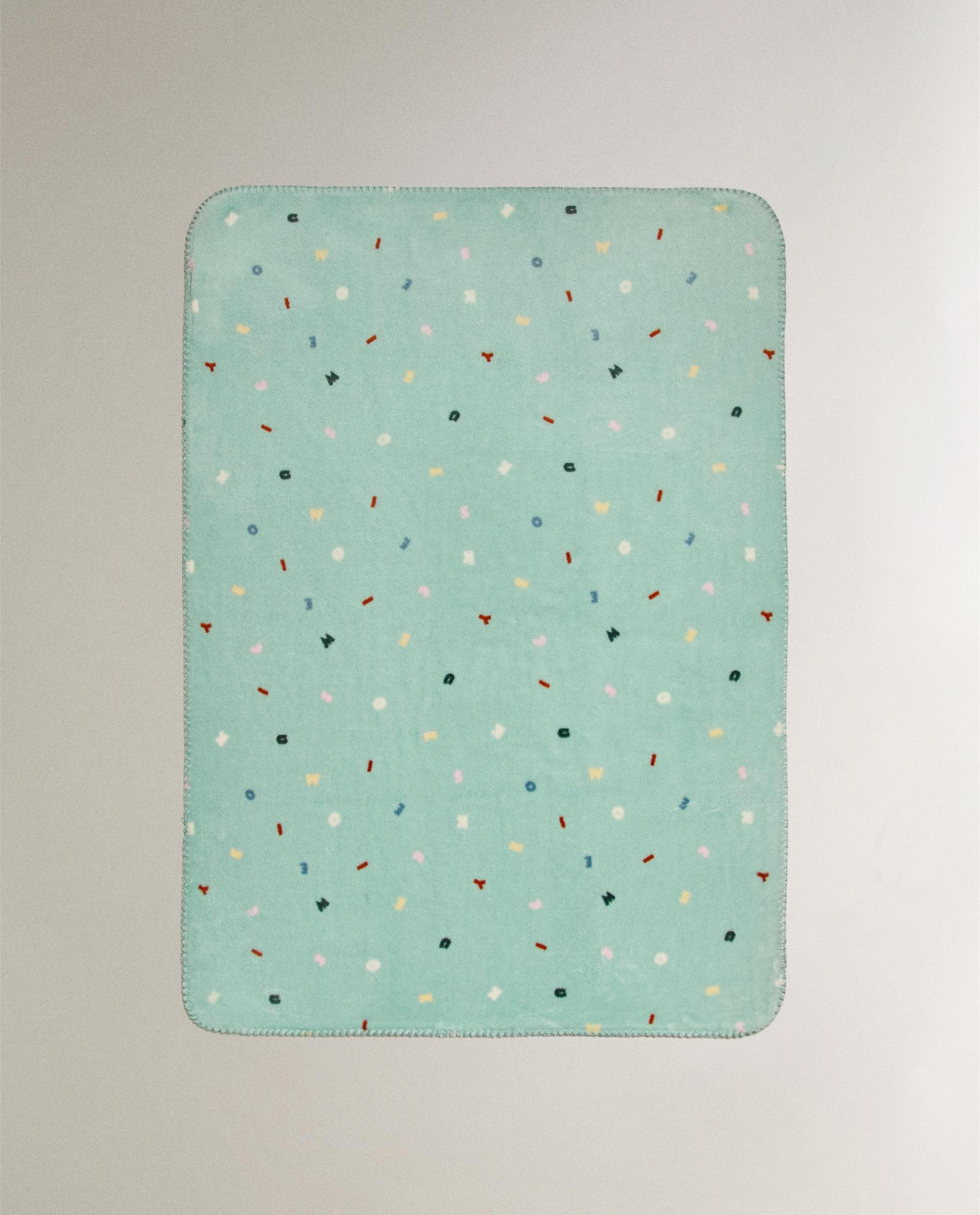 بطانية صوف للأطفال بحروف ميكي وميني © Disney بطانية صوف للأطفال بحروف ميكي وميني © Disney