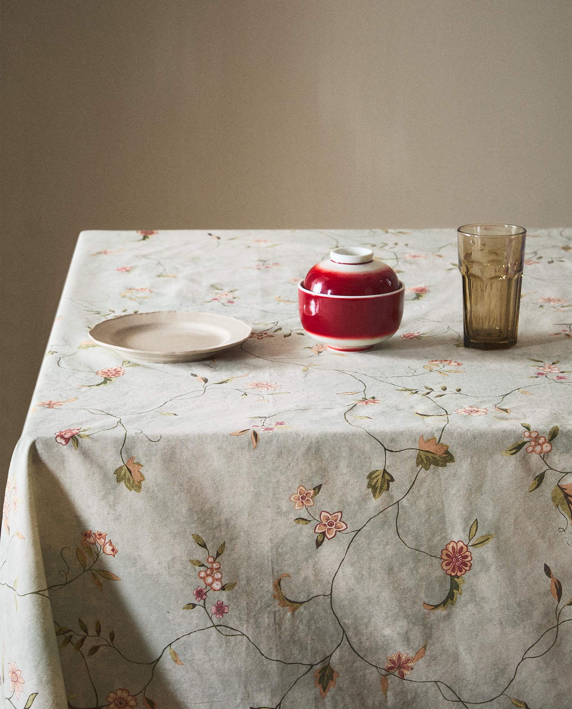 FLORAL PRINT TABLECLOTH WITH LACE TRIM | Zara Home United States  display picture 1