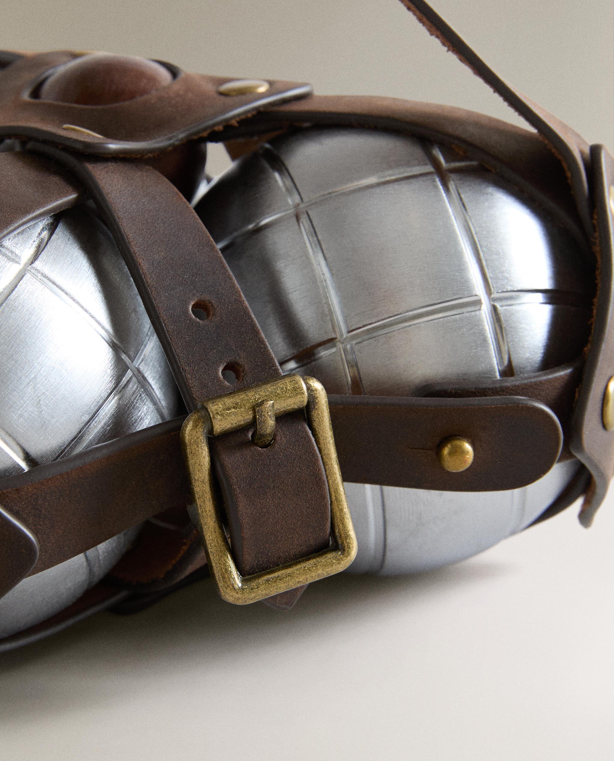 BOULES SET WITH LEATHER CASE product thumbnail 5