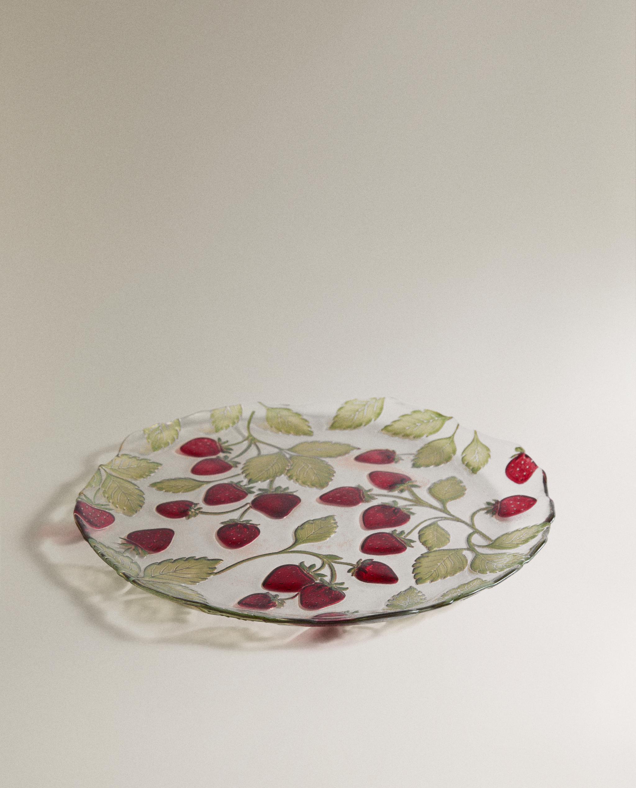 STRAWBERRY SERVICE PLATE product thumbnail 4