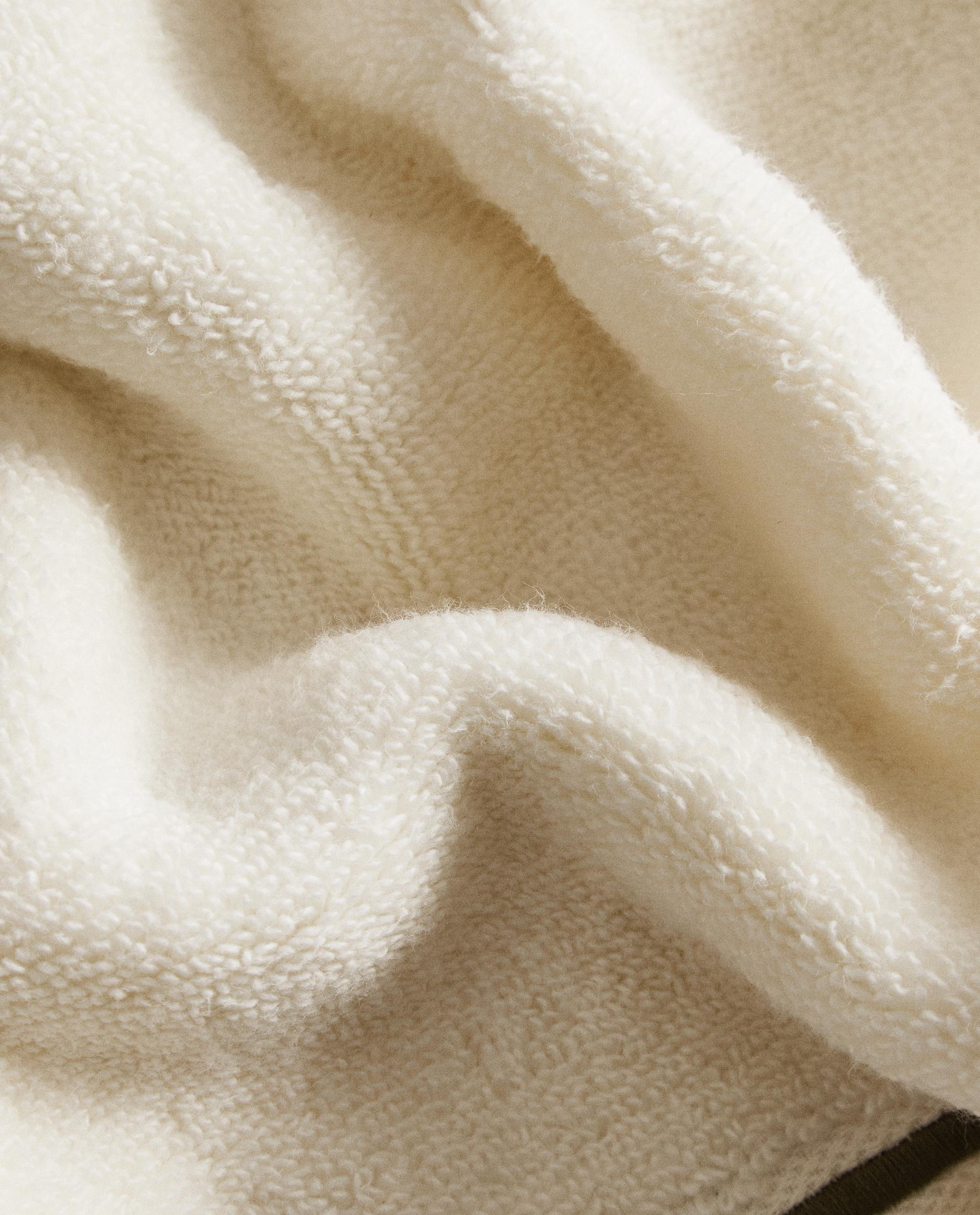 EMBROIDERED TRIM BATH TOWEL product thumbnail 4