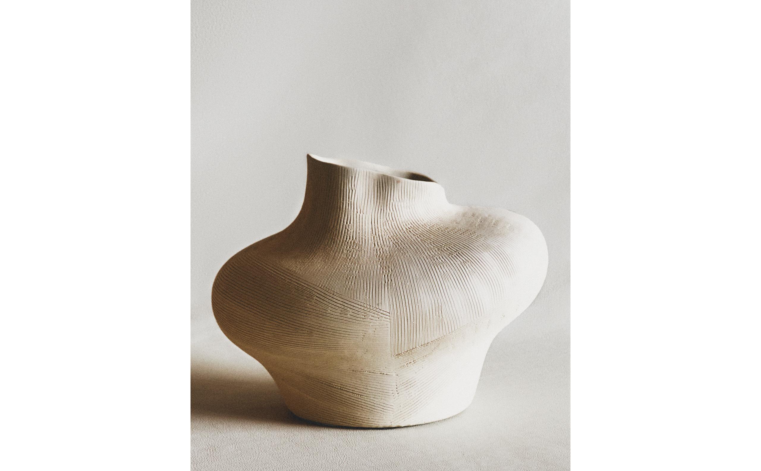 ZARA HOME テクスチャーセラミックフラワーベース セラミック ベース | Zara Home 日本/Japan