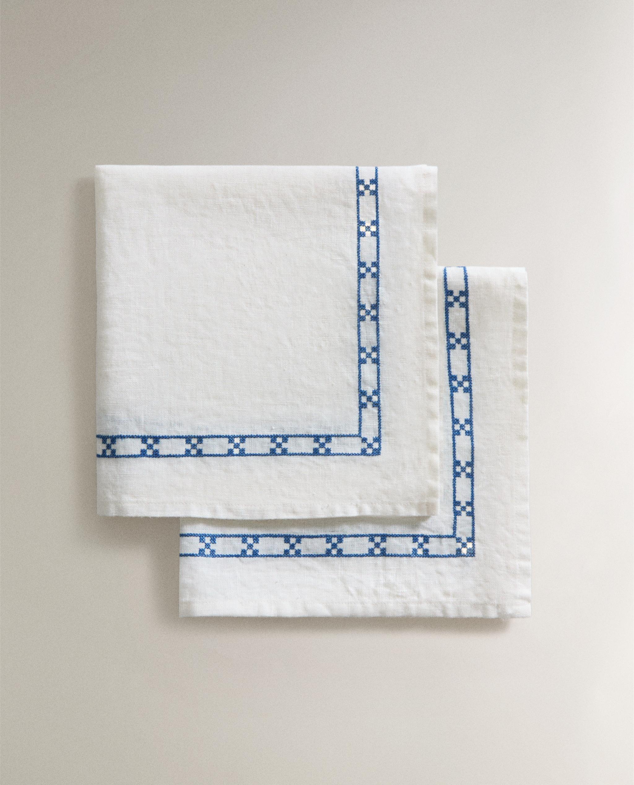 PACK OF GEOMETRIC EMBROIDERY NAPKINS (PACK OF 2) product thumbnail 4