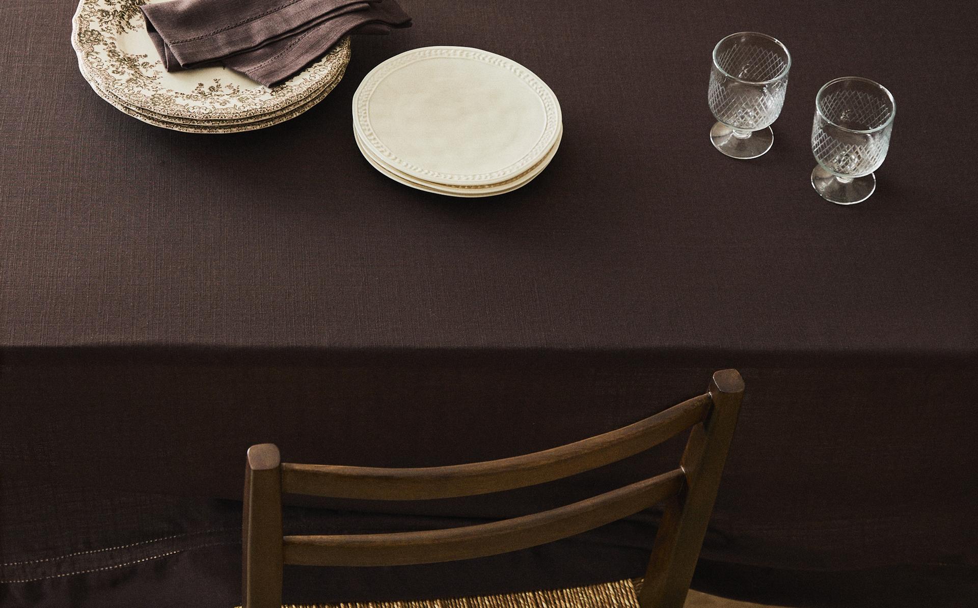 HEMSTITCHED COTTON TABLECLOTH