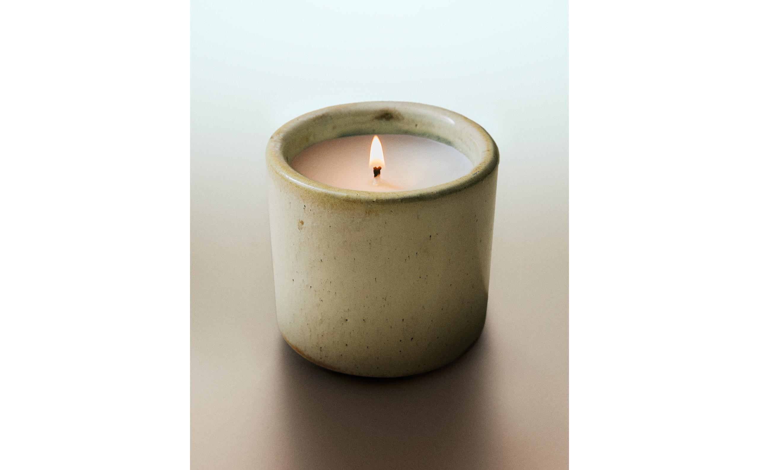 (125 G) SALTY BUTTER CROISSANT SCENTED CANDLE product thumbnail 10