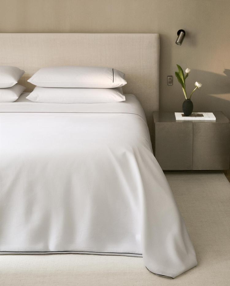 DUVET COVER WITH PIQUÉ PIPING