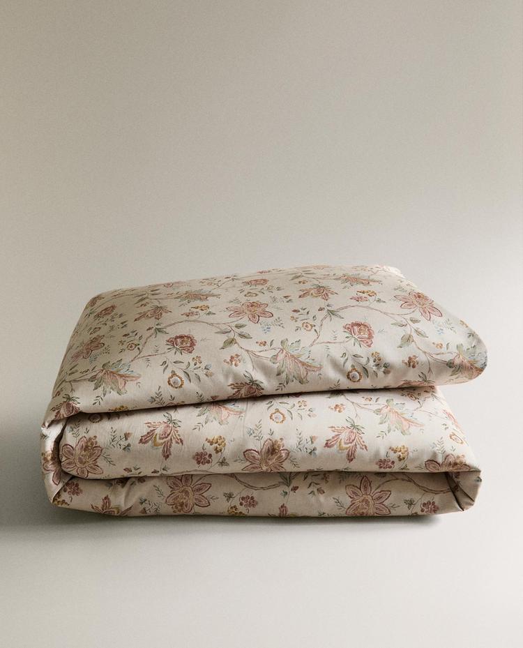CAPA DE EDREDOM DE CETIM COM ESTAMPA FLORAL (300 FIOS)
