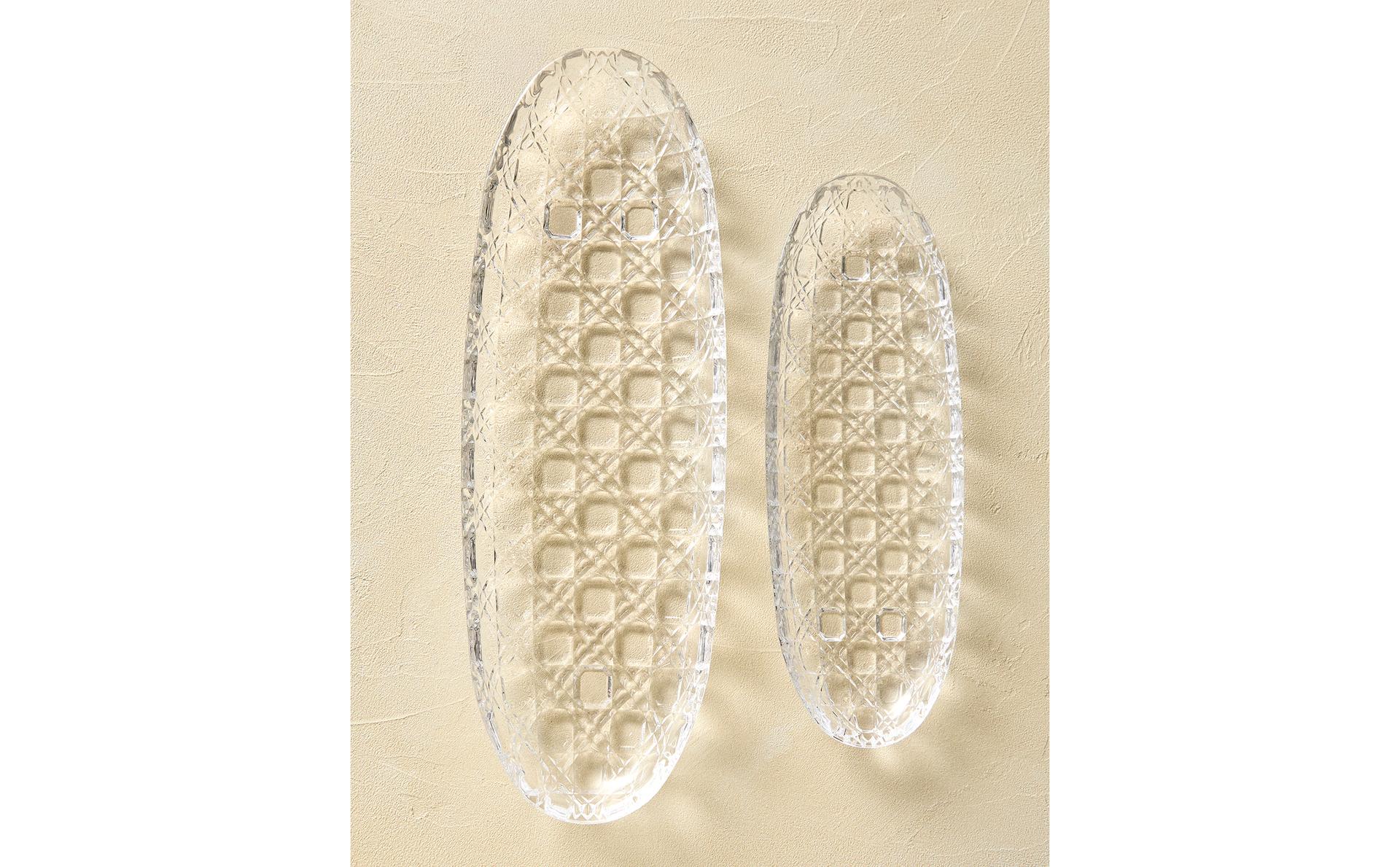 طبق تقديم بيضاوي زجاج بتصميم بارز