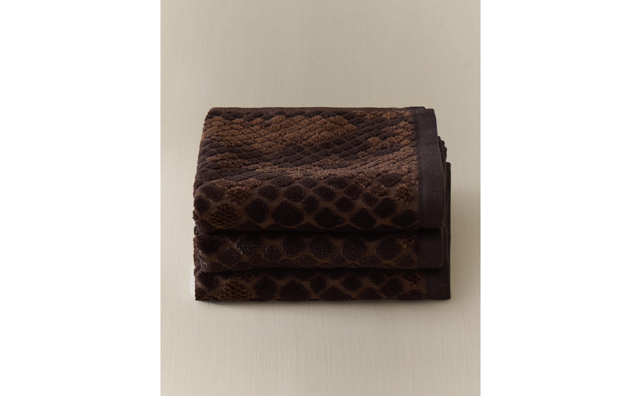 PACK OF ANIMAL PRINT VELOUR HAND TOWELS (PACK OF 3) product thumbnail 4