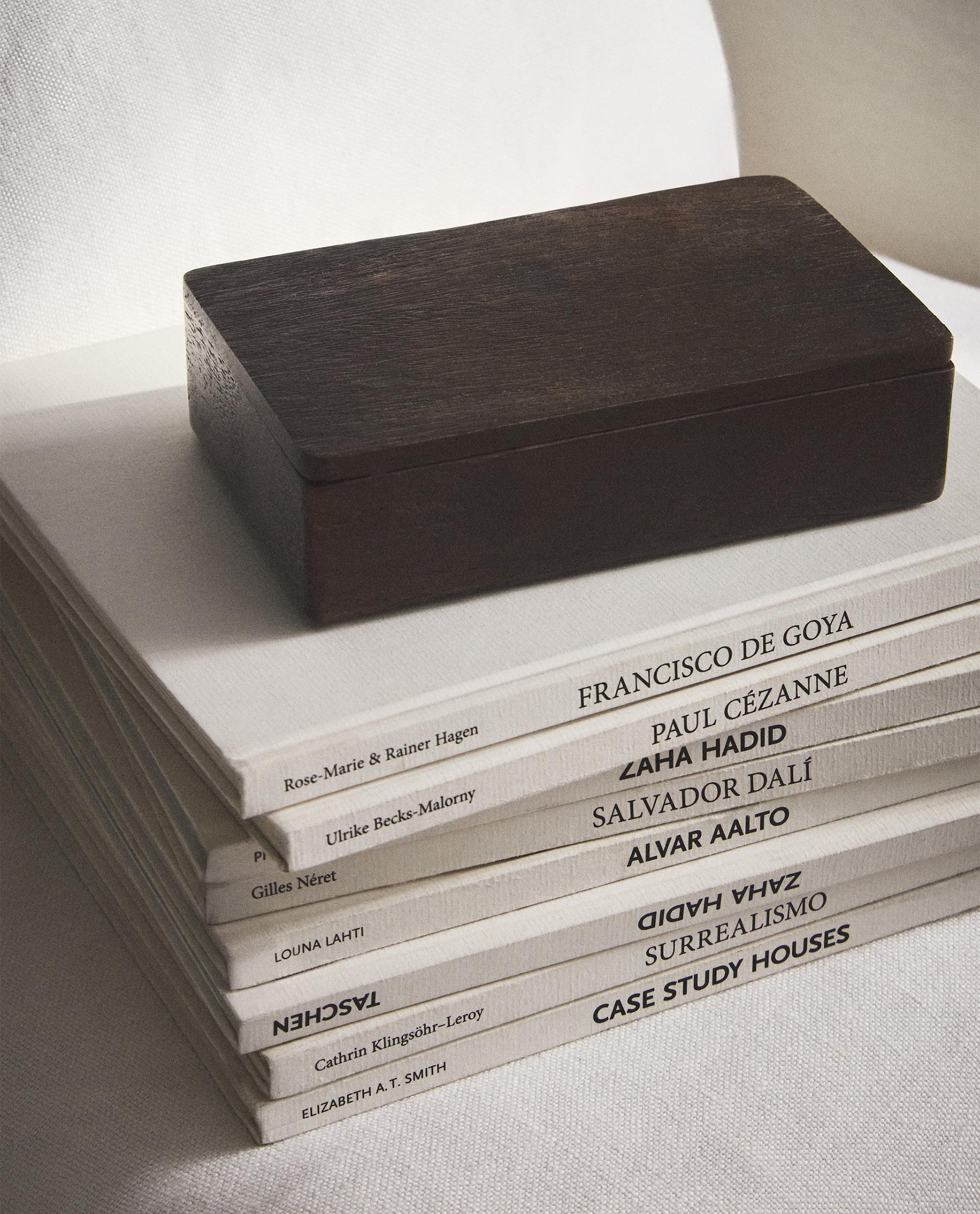 MAGNETIC WOODEN BOX product thumbnail 8