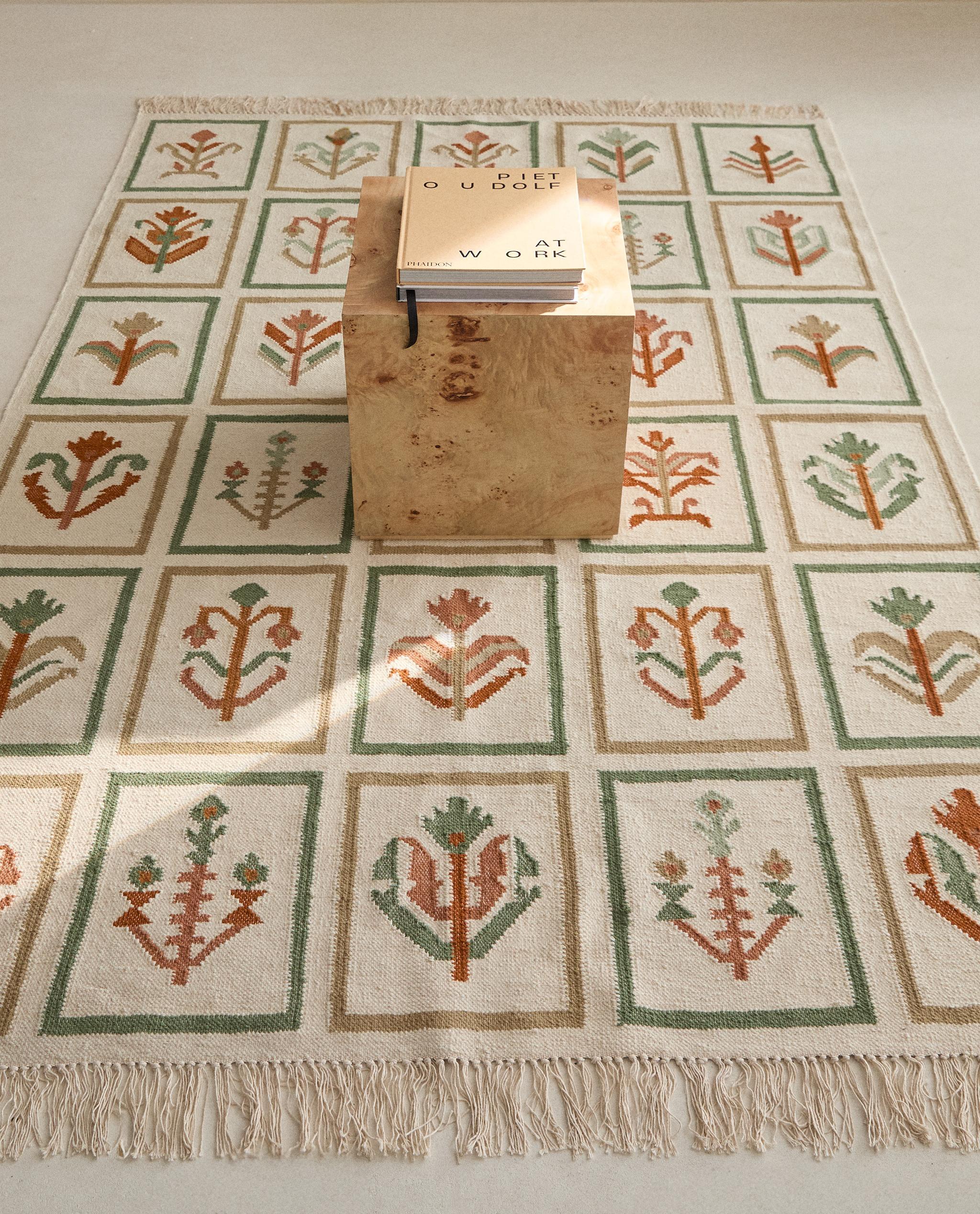 FLORAL WOOL RUG product thumbnail 9