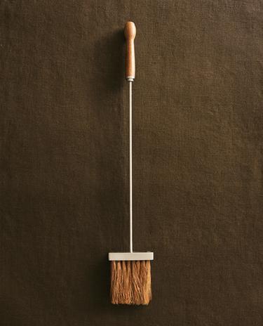 STEEL FIREPLACE BROOM