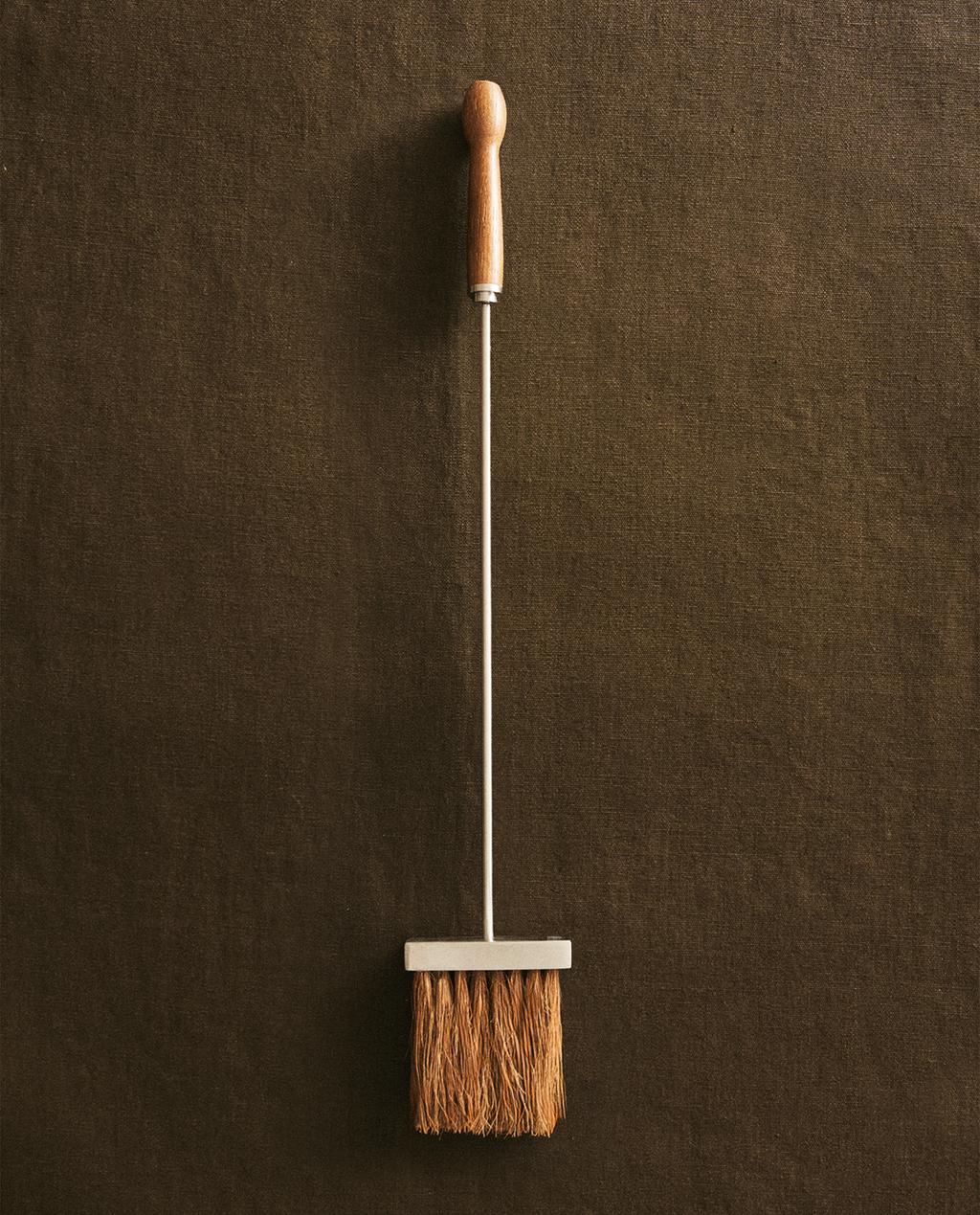 STEEL FIREPLACE BROOM