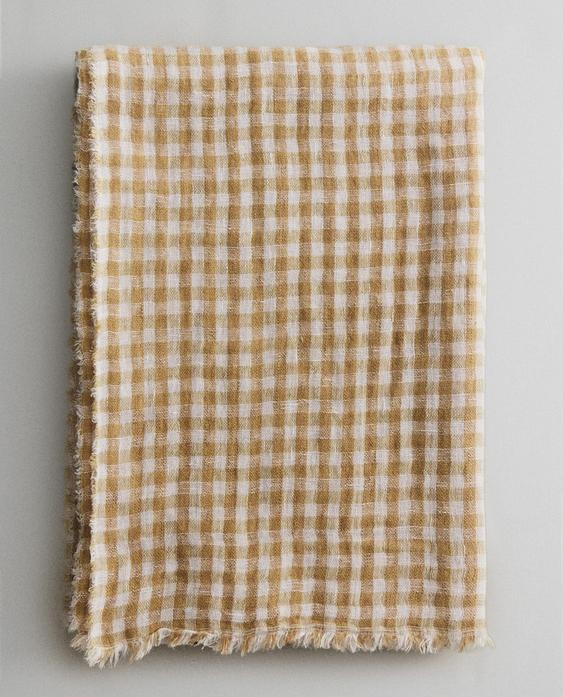 LINEN THROW