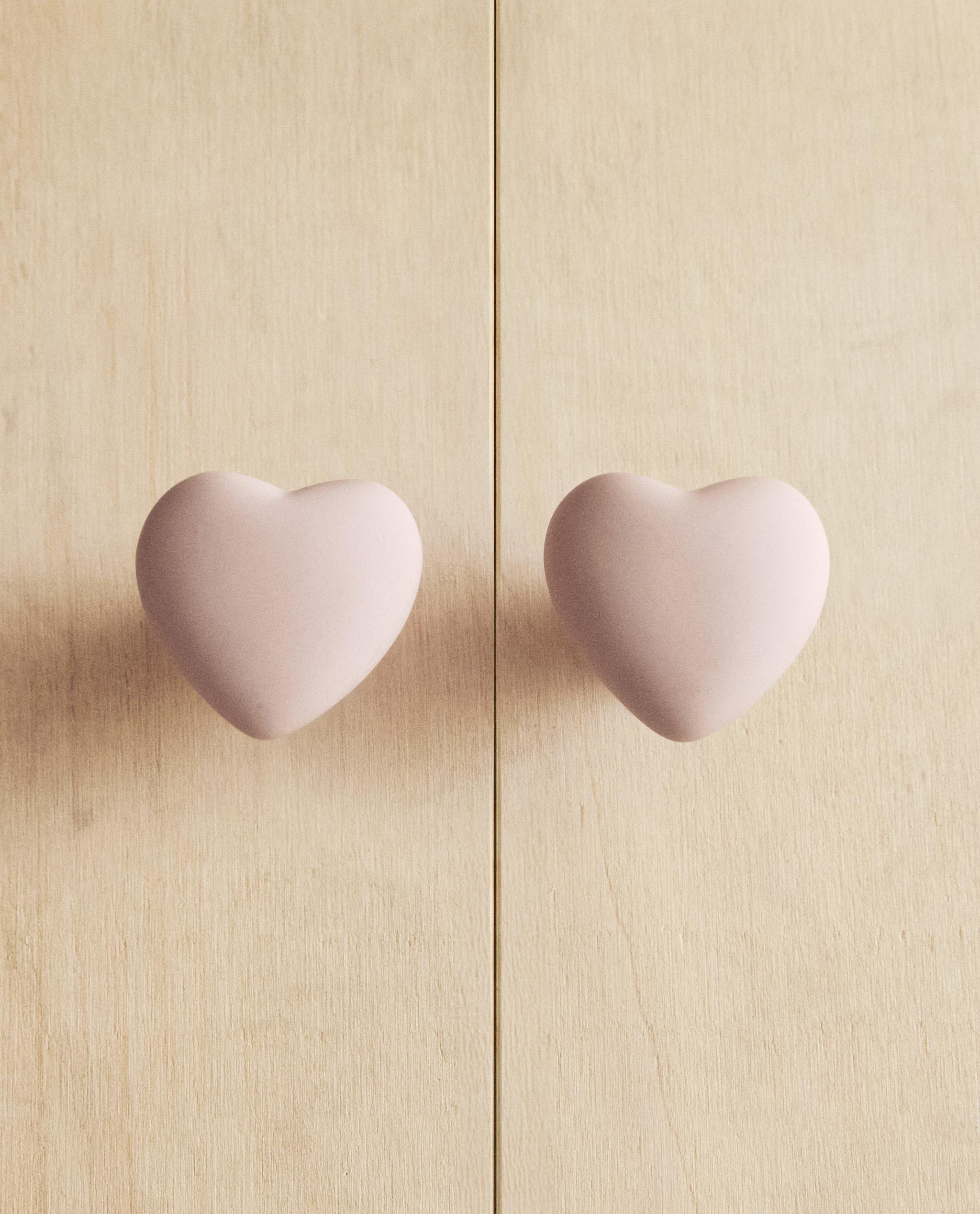 PACK OF KIDS' HEART DOOR KNOBS (PACK OF 2) product thumbnail 6