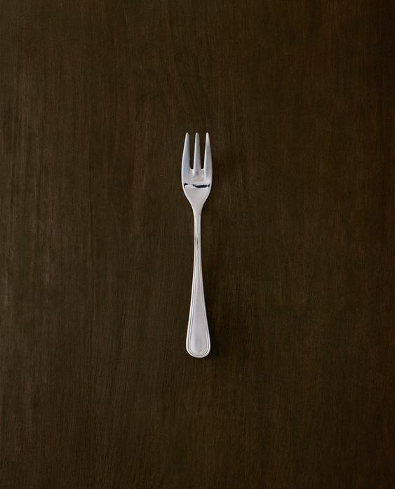 SHINY STEEL FISH FORK