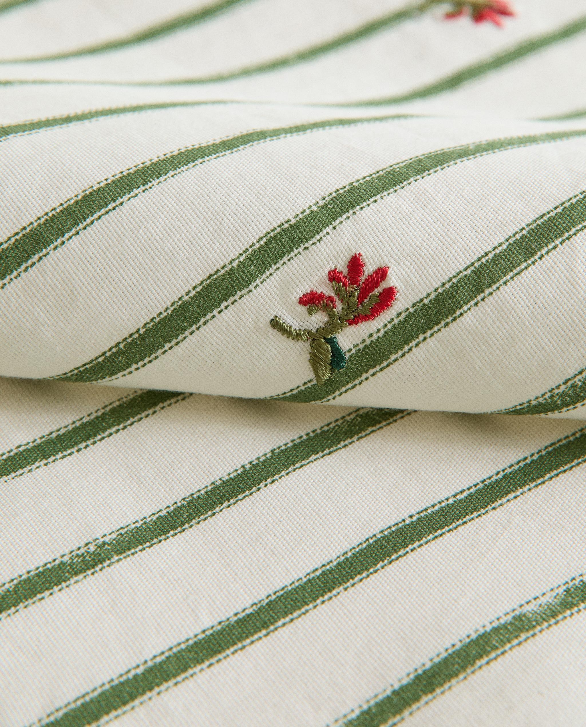 PACK OF STRIPED NAPKINS WITH FLORAL EMBROIDERY (PACK OF 2) product thumbnail 12